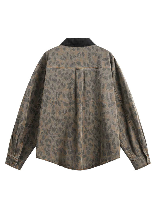Vintage Distressed Jeanshemd mit Geparden-Print