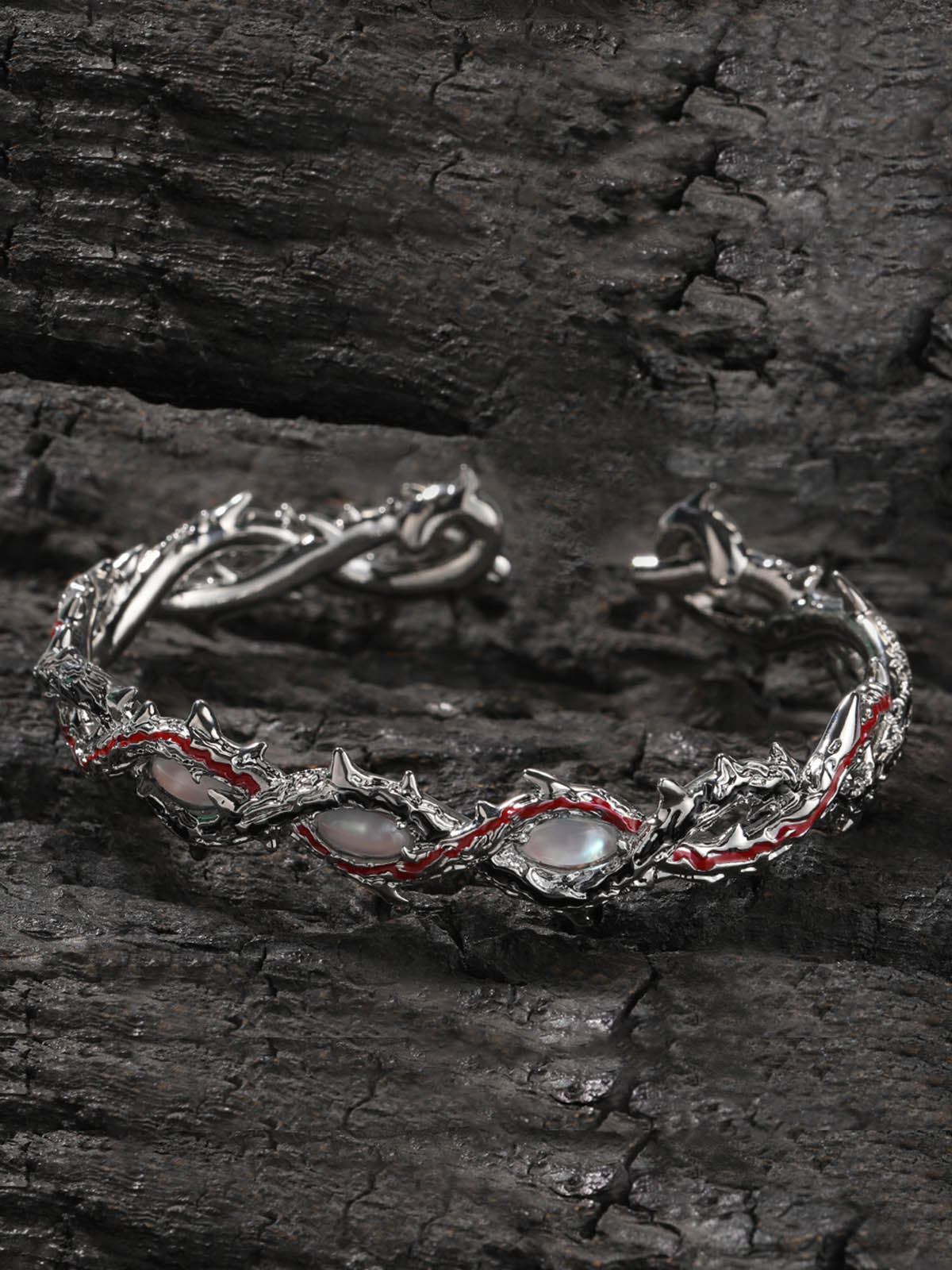 Dark Thorn Messingarmband