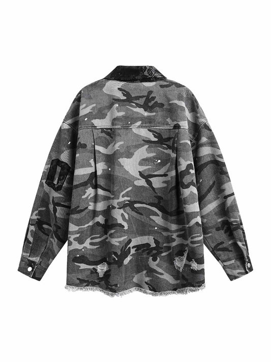 Camouflage-Jeanshemd mit zerrissener Spitze