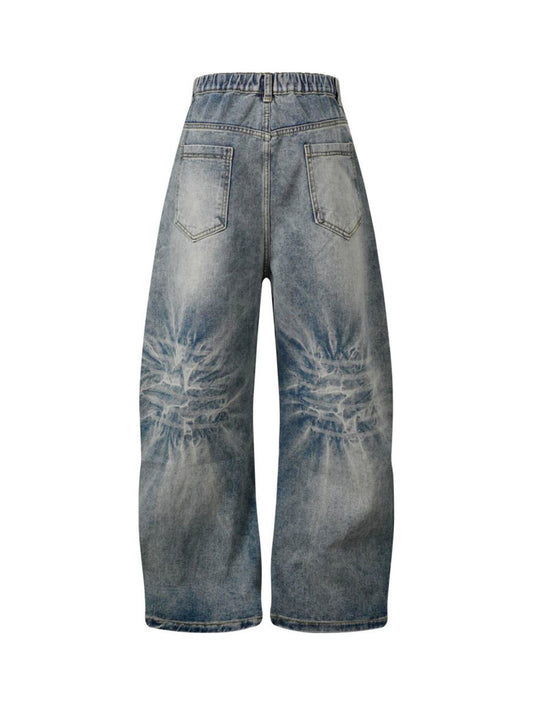Verwaschene Distressed-Jeans im dekonstruierten Split Barrel-Stil