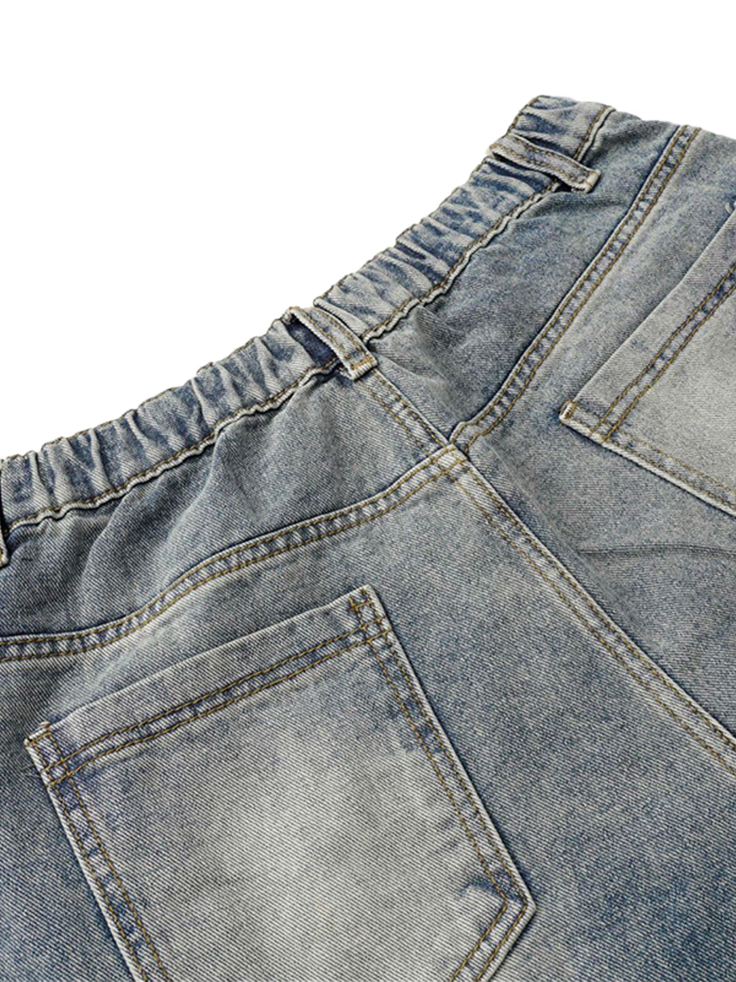 Verwaschene Distressed-Jeans im dekonstruierten Split Barrel-Stil