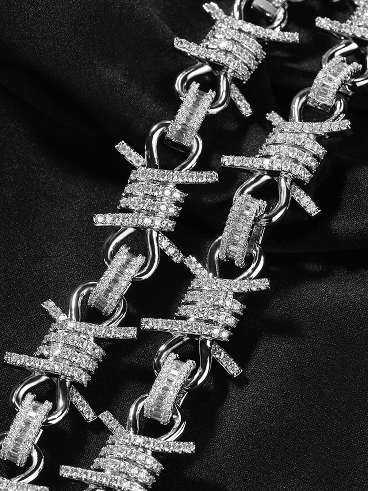Knoten-Hotfix-Strassarmband im Punk-Stil