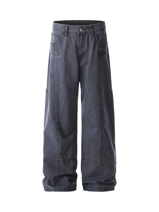 Dekonstruierte Jeans mit geradem Bein und Schlitz