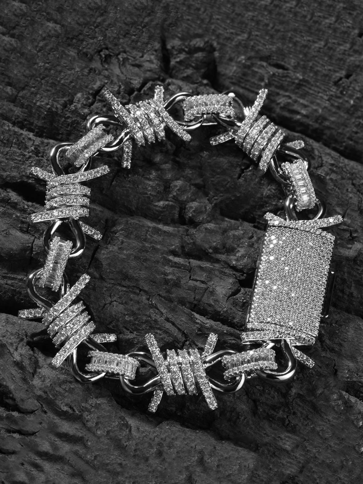 Knoten-Hotfix-Strassarmband im Punk-Stil