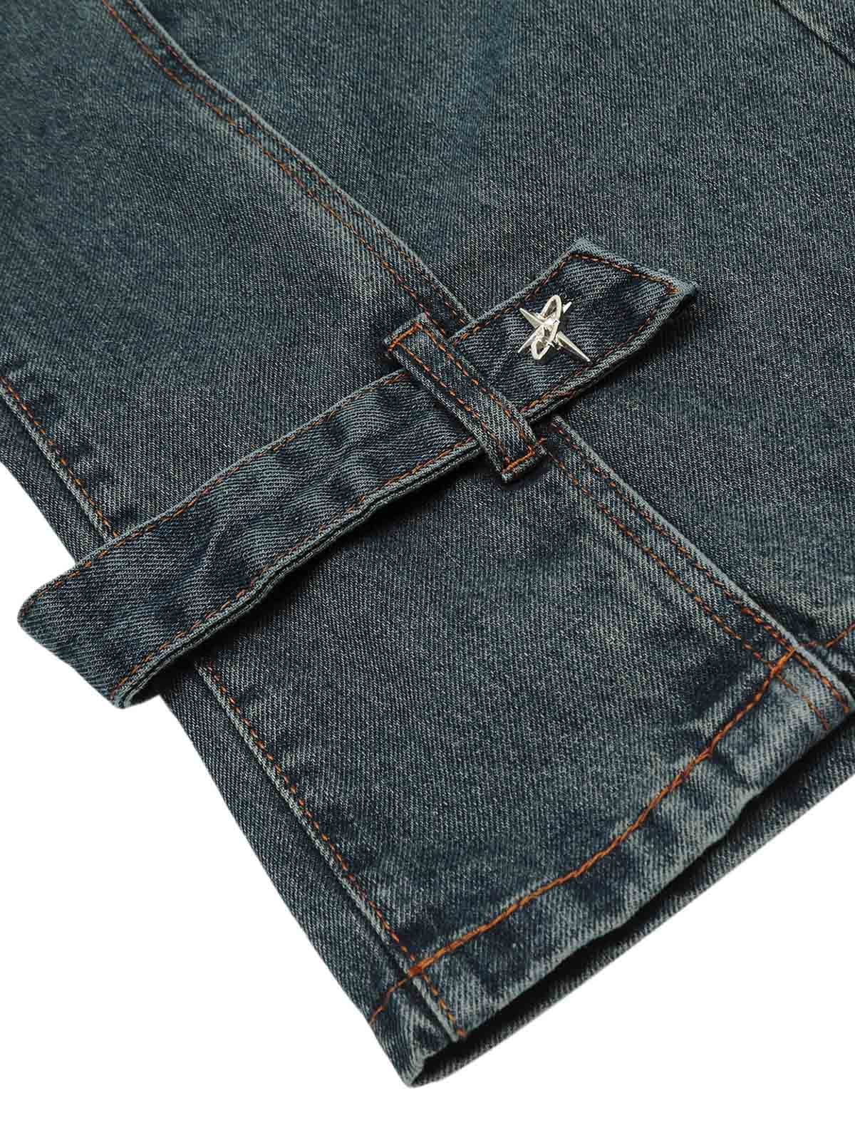 Verwaschene, dekonstruierte Split-Work-Jeans im Used-Look